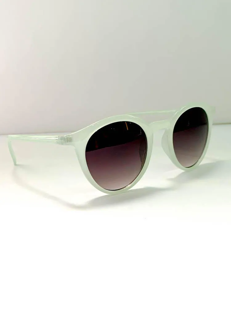 AJ Morgan I Catalina Modern Lennon Sunglasses-Mint