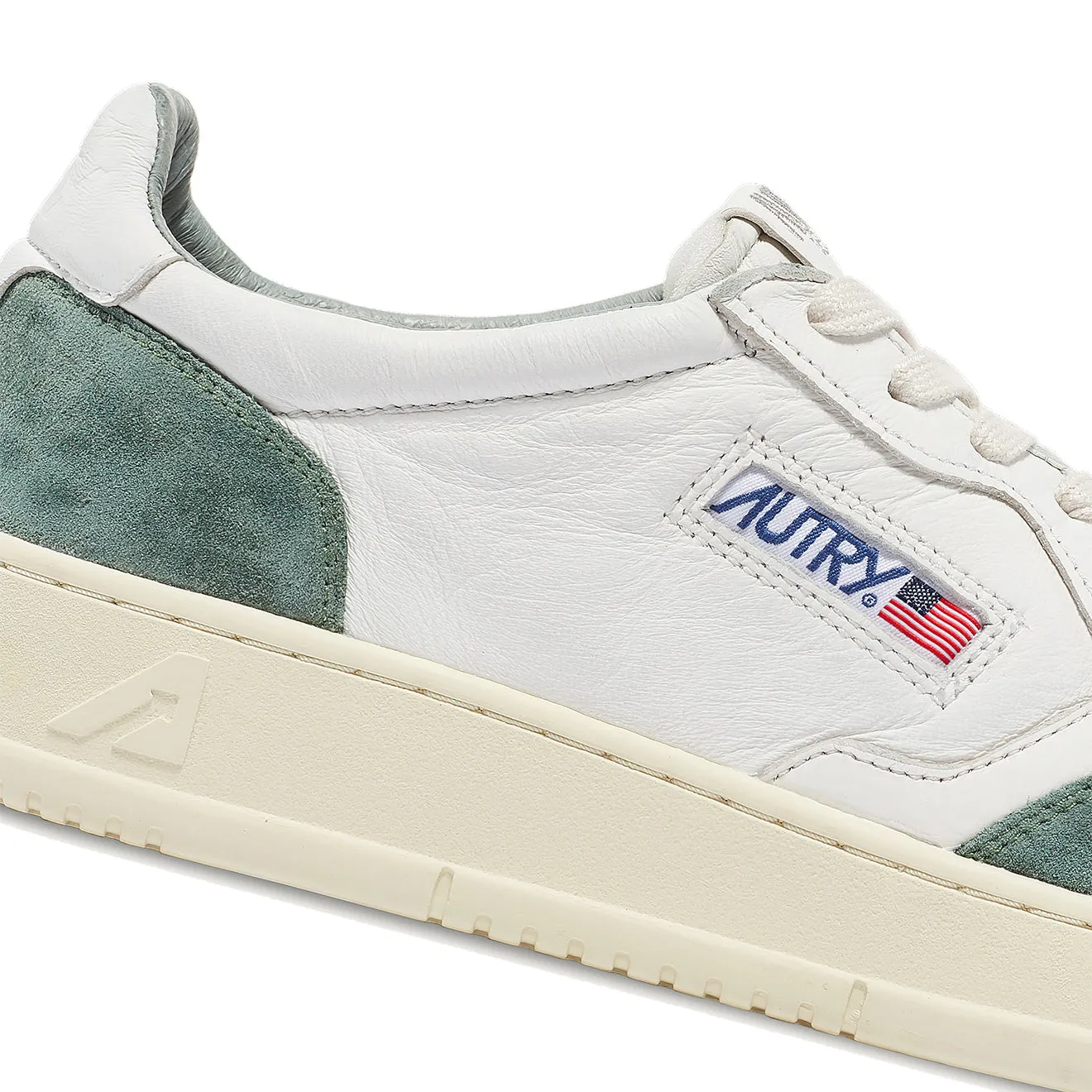 Autry Medalist Low Goat / Suede - White / Military Green