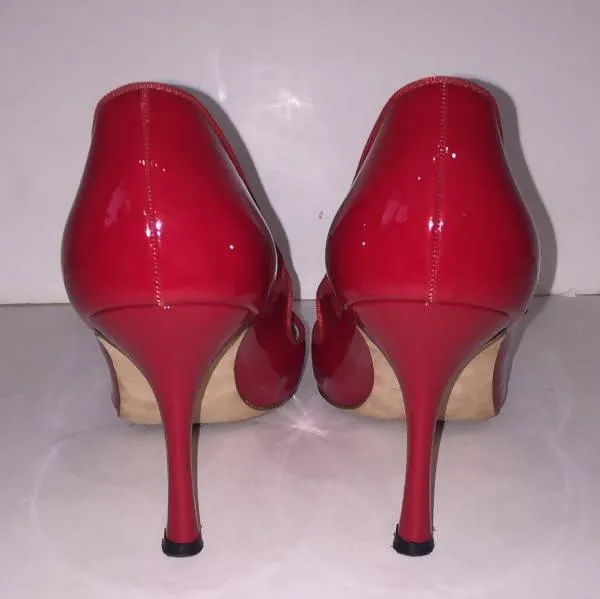 Manolo Blahnik Red Patent Leather Mary Jane Heels | EU 39 1/2